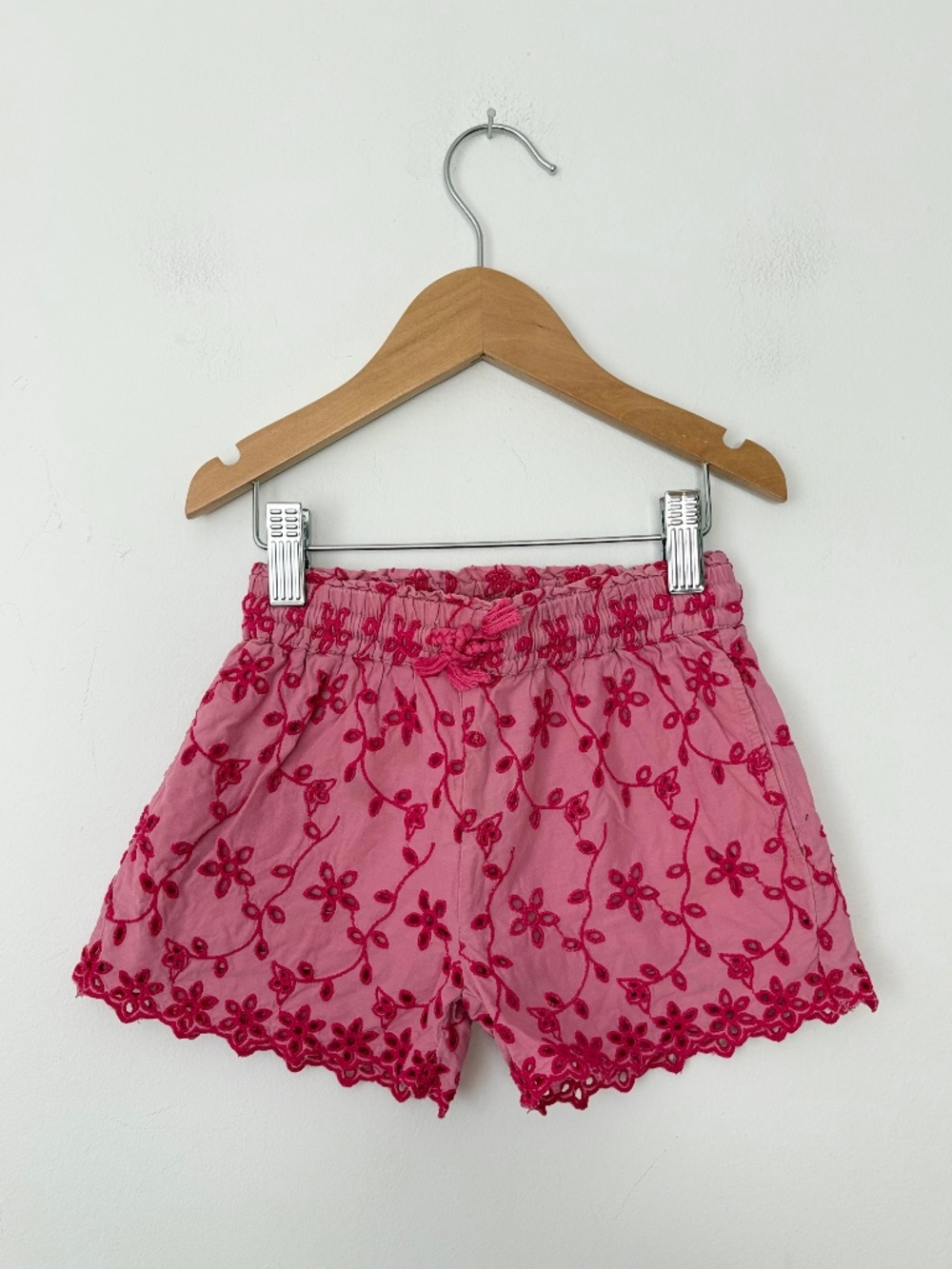 Mini Boden floral embroidered shorts